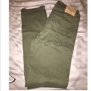 Men’s A&F green pants